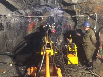 Rig Bor Bor Z90-3 HQ 300m yang Digunakan Untuk Tunneling Dan Air Konservancy