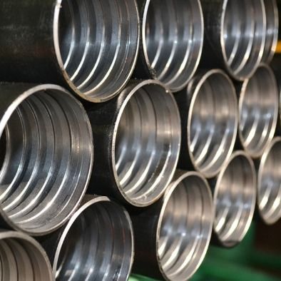 55.6mm 69.9mm 88.9mm 114.3mm Black Drill Pipe Untuk Pengeboran Batu Karat Dengan Kualitas Tinggi