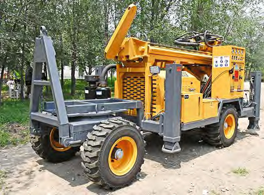 Pengeboran DTH Air & MUD 200m Tugas Berat 4 roda Trailer Rig Pengeboran Sumur Air Terpasang