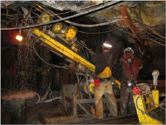 Harga yang bagus Eksplorasi Underground Bor Rig Efisien Jauh Lubang Bor Mesin on line
